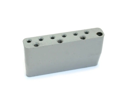 Сустейн-блок FENDER AMERICAN STD STRAT BRIDGE BLOCK '08-PRESENT POWDER COAT