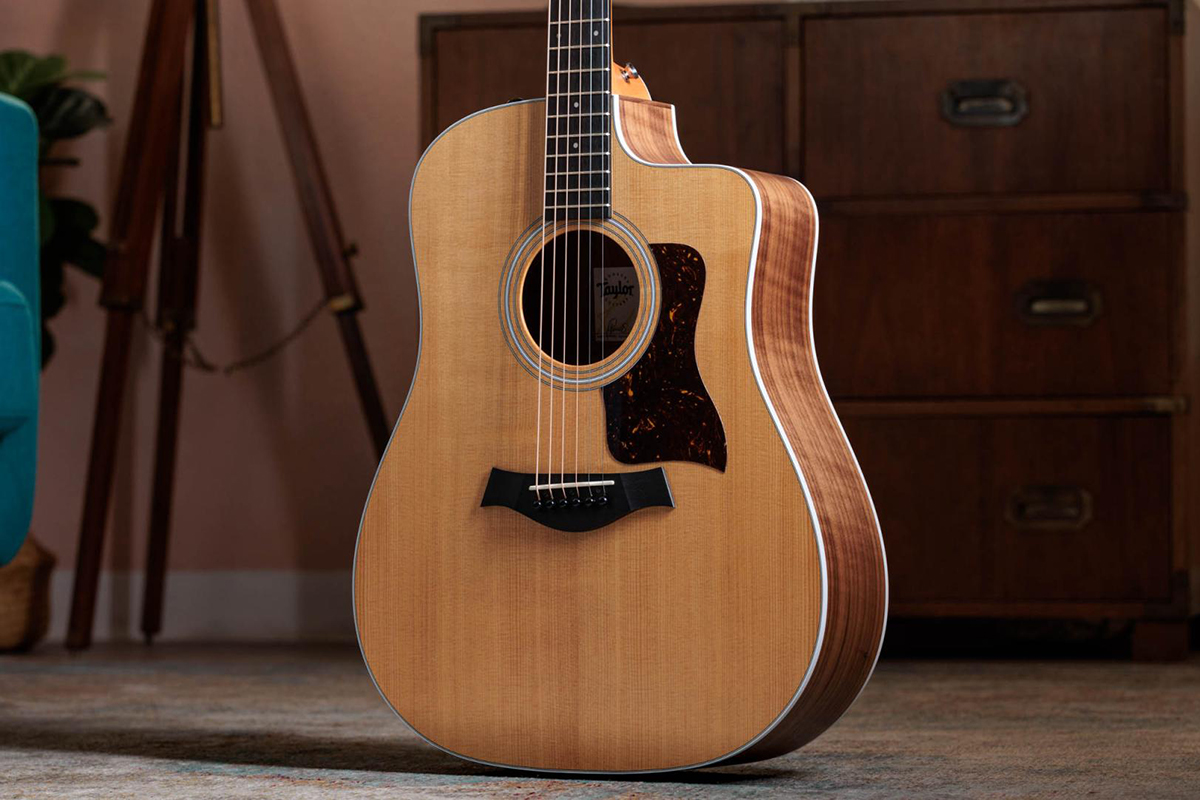 Гитара электроакустическая TAYLOR GUITARS 210CE