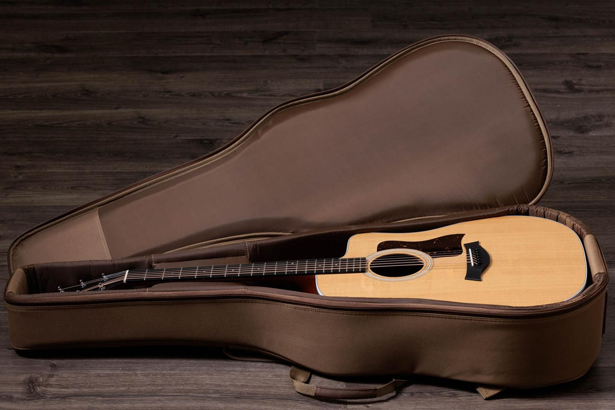 Гитара электроакустическая TAYLOR GUITARS 210CE