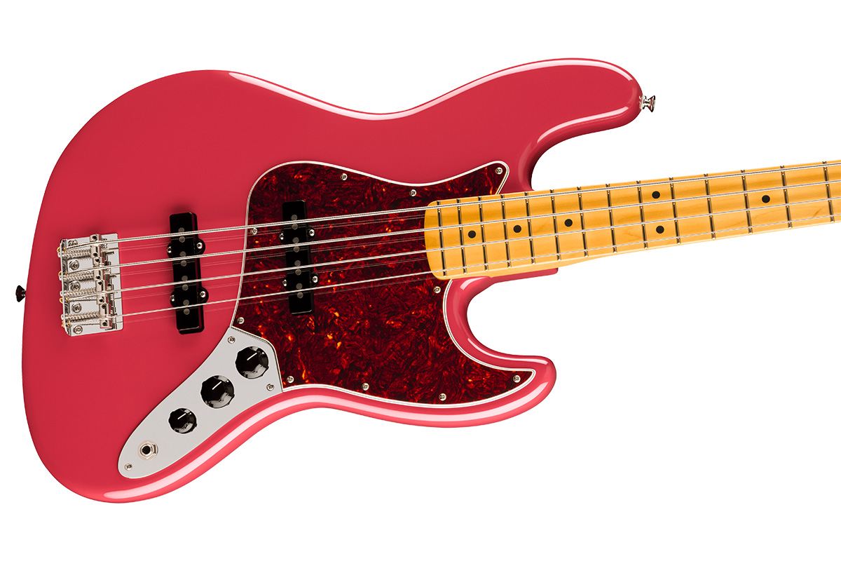 Бас-гитара FENDER AMERICAN PROFESSIONAL CLASSIC JAZZ BASS FADED DAKOTA RED