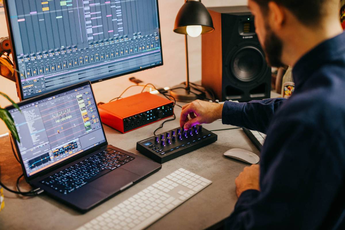 MIDI контролер NOVATION Launch Control 3